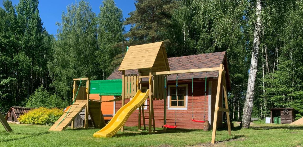 Atsikivi Puhketalu Hotel Häädemeeste Exterior foto