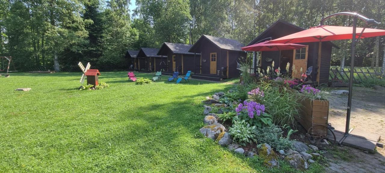 Atsikivi Puhketalu Hotel Häädemeeste Exterior foto